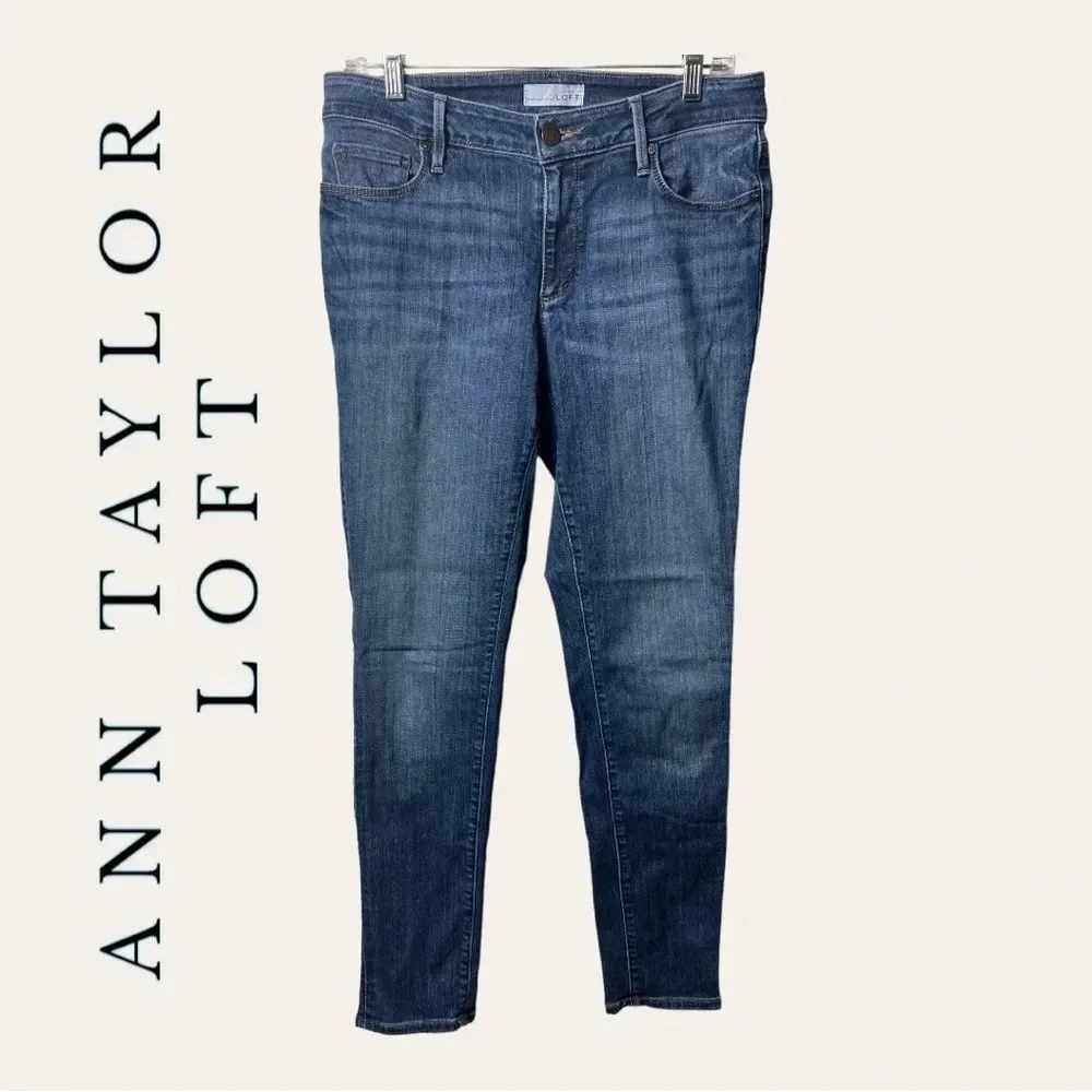 0830. ANN TAYLOR LOFT CURVY SKINNY DENIM JEANS SIZE 26‎ MEDIUM WASH DENIM COLOR